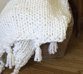a thick cozy chunky diy blanket in one day, crafts