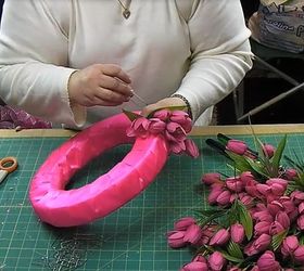 how to make a tulip wreath, crafts, flowers, how to, seasonal holiday decor, valentines day ideas, wreaths