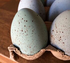 diy speckled robin s eggs, chalk paint, easter decorations, seasonal holiday decor