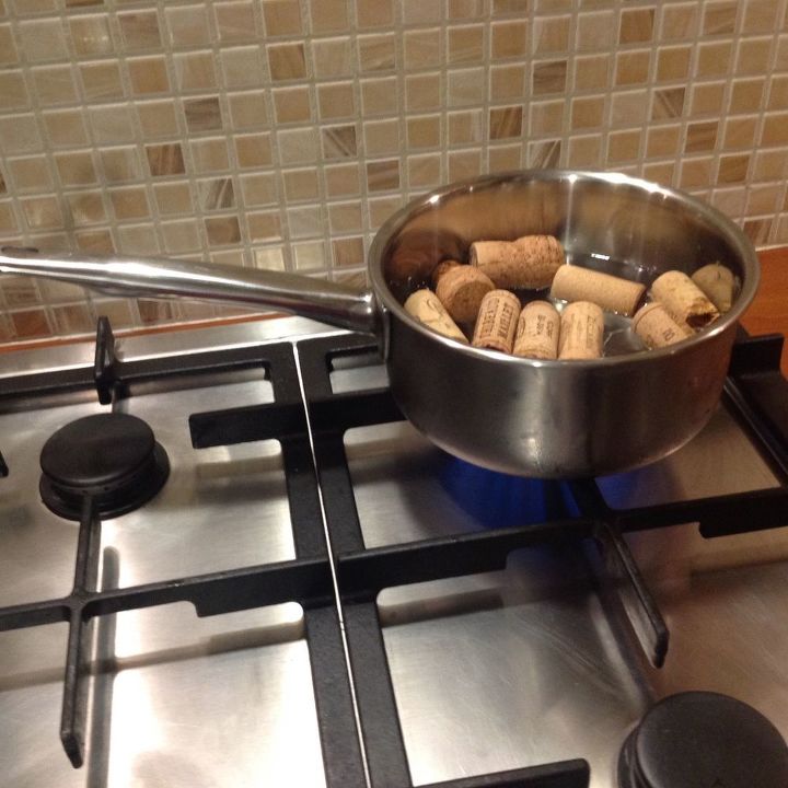 cork magnets, repurposing upcycling, wall decor