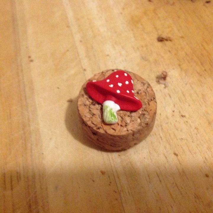 cork magnets, repurposing upcycling, wall decor