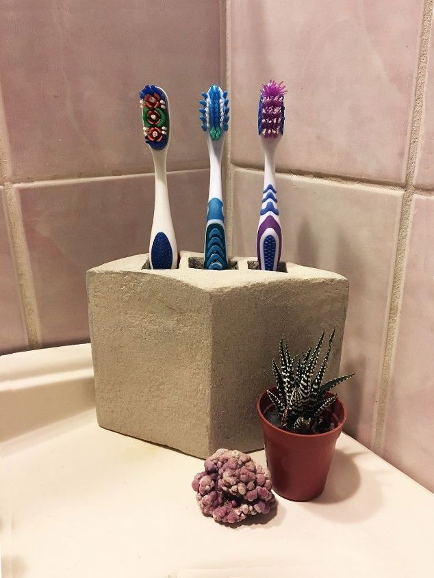 Cement Toothbrush Holder Hometalk Cement Toothbrush Holder Bathroom Ideas Concrete Masonry Crafts How To Anizing