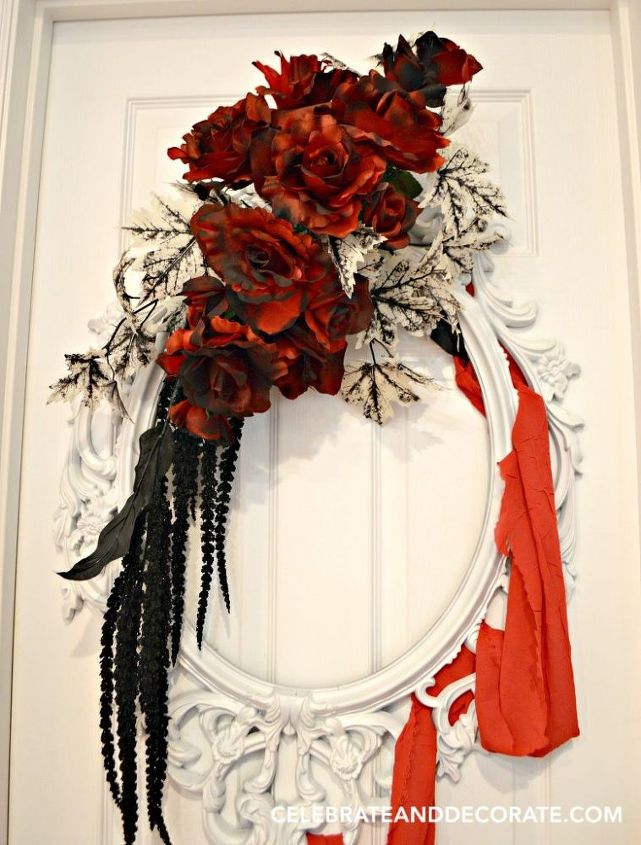 use a picture frame to create this elegant halloween wreath crafts halloween decorations - Elegant Halloween Decorations use a picture frame to create this elegant halloween wreath crafts halloween decorations - Elegant Halloween Decorations