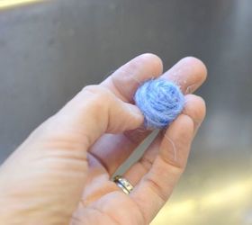 scrap yarn felted acorns, crafts, seasonal holiday decor