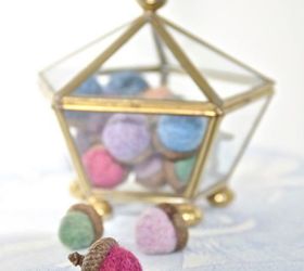 scrap yarn felted acorns, crafts, seasonal holiday decor