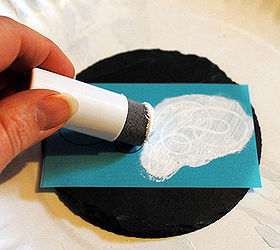 make some faux chalk art coasters, chalk paint, crafts, Step 2 Using a foam pouncer apply the paint over the silkscreen and onto the slate tile