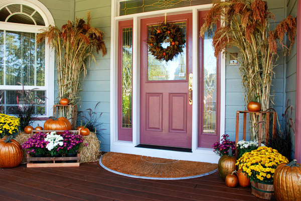 weekend inspiration welcoming fall front entry halloween decorations outdoor living seasonal holiday decor - Fall Outside Decorations weekend inspiration welcoming fall front entry halloween decorations outdoor living seasonal holiday decor - Fall Outside Decorations