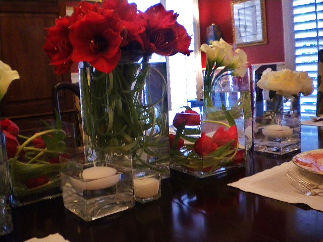 simple centerpiece idea for your holiday table flowers are twisted inside the vases, home decor