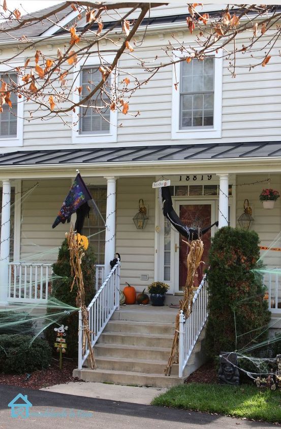 halloween porches, curb appeal, halloween decorations, porches, seasonal holiday decor