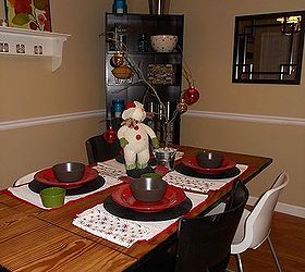 read this and weep i think this may just be my last holiday decor post lol don t, home decor, Lindsey Perkins simple holiday decor set the table with Christmas colors and napkins