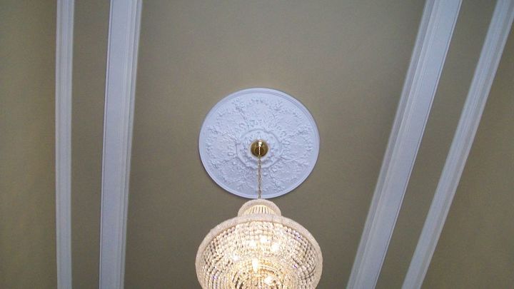 16 ft ceiling with and 3 feet medallion, 3 feet medallion