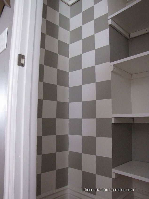 how to paint a checkerboard wall