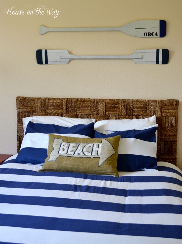 create a beach theme bedroom, bedroom ideas, home decor, The seagrass headboard adds interest and texture