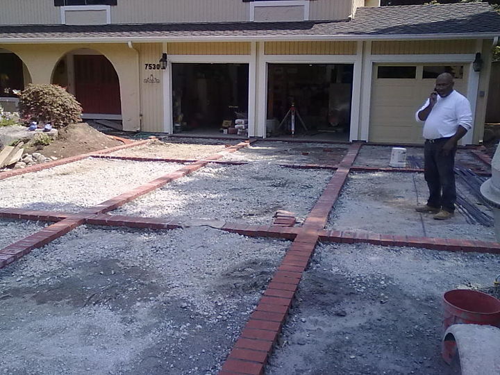 expose aggregated driveway, PREPARATION BORDERING WITH RED BRICKS