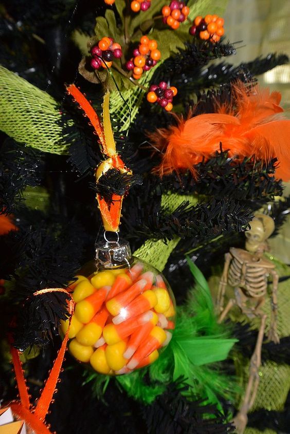 rvore de natal de halloween e decoraes diy, Peguei um topper transparente e enchi com Candy Corn