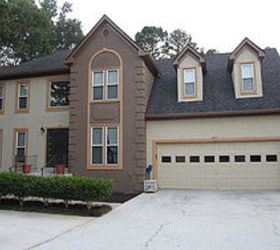 stucco color combo, curb appeal, garage doors, garages, painting, Painting the jut out part dark is bold and beautiful