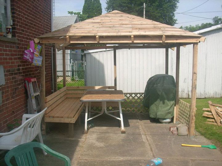 pallets 8x10 gazebo, outdoor living, pallet, here is a shot of front of gazebo with built in bench