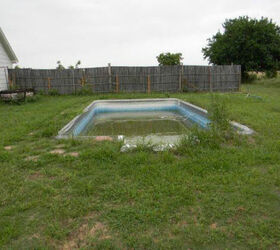 shortsale home, landscape, real estate, Well there was water in the pool when the picture was taken Now it is dry Got to thank the Texas heat for draining a sludge pond
