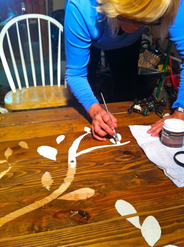 diy pallet headboard, diy, how to, pallet, Painting in the tree