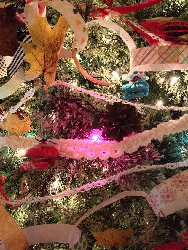 faa todas as decoraes de natal caseiras, Tamb m fiz enfeites e correntes de croch