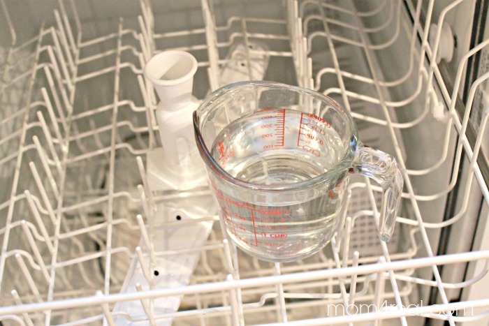 get a clean dishwasher with vinegar, appliances, cleaning tips, Add vinegar to a heavy container