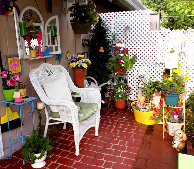 the way my patio was in the summer of 2013, gardening, outdoor living, seasonal holiday decor, wreaths