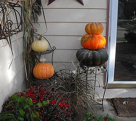 fall and halloween my favorite holidays, gardening, halloween decorations, seasonal holiday d cor, Corner of my front door porch for this year