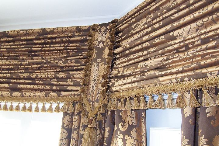 my client wanted window treatments in the eating area she wanted drapes to stop the, doors, home decor, reupholster, window treatments, windows, A close up of the valance