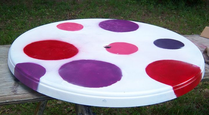 refurbished plastic patio table, outdoor furniture, outdoor living, painted furniture, patio, I cut cardboard circles in two sizes and used 4 colors