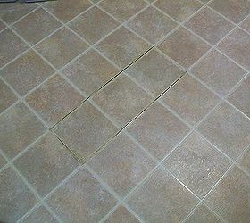 how to paint outdated linoleum floor, Kitchen Floor BEFORE I ve had this floor for almost 20 years It was not in my budget to replace it I had seen people paint their wood floors so I decided to try to paint my vinyl linoleum floor