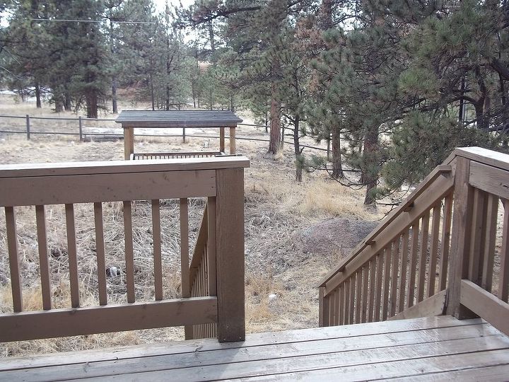 construir una pasarela de madera en un terreno inclinado alguna idea, Construir un camino de madera de 44 de ancho para un gazebo est suponiendo un reto