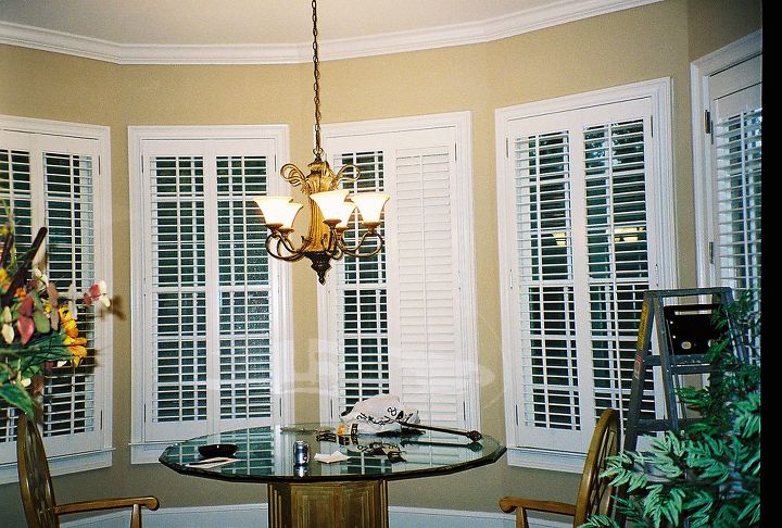 my client wanted window treatments in the eating area she wanted drapes to stop the, doors, home decor, reupholster, window treatments, windows, Before picture of eating area This room needed color and personality