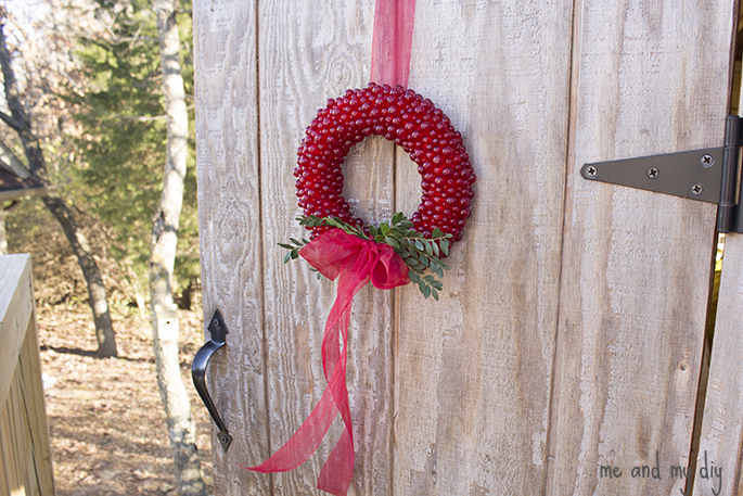 everlasting cranberry wreath, crafts, seasonal holiday decor, wreaths, Everlasting Cranberry Wreath