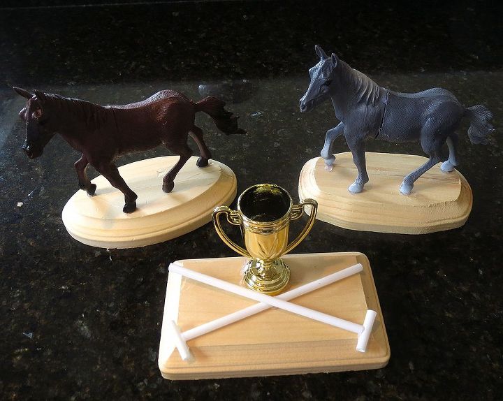 polo picnic with the ponies, outdoor living, DIY Pony trophies
