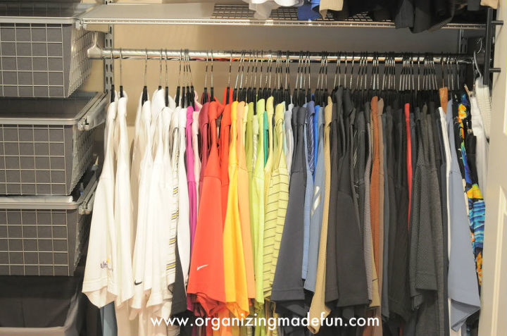 11 maneiras de ter um guarda roupa para adultos, Codifique seu arm rio por cores