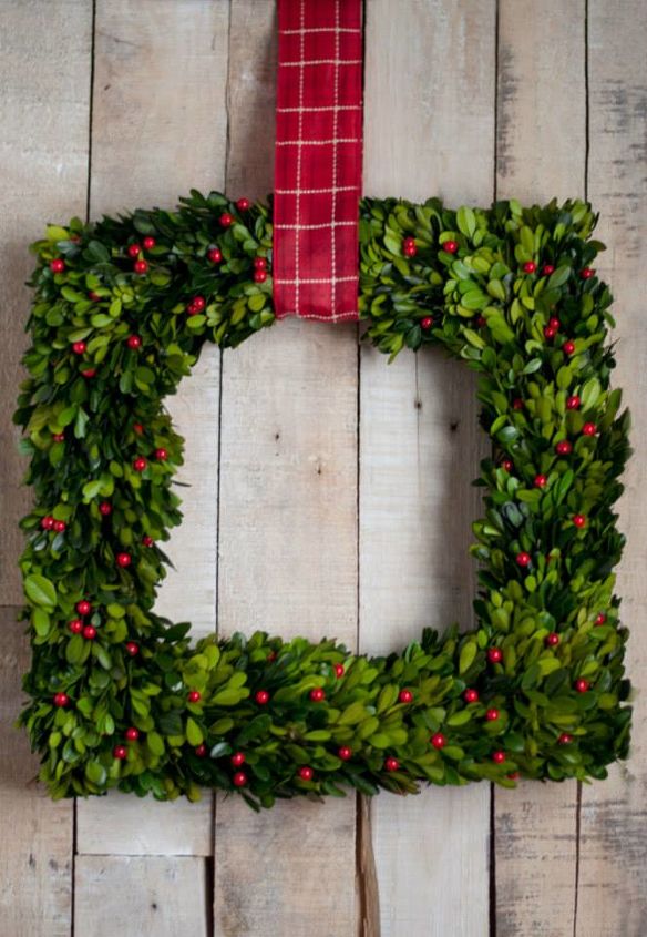 10 diy holiday wreath ideas, crafts, seasonal holiday decor, wreaths, 9 Simple Berries