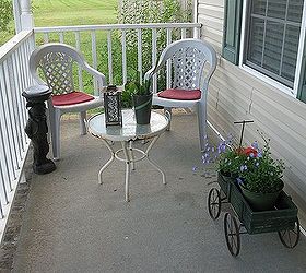 my little wagon planter, flowers, gardening, outdoor living, perennial, repurposing upcycling, little sitting area at the end of my porch