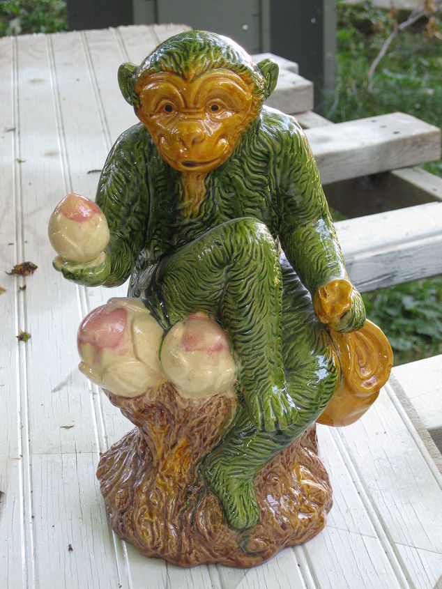 monkey makeover, crafts, painting, here he is before church rummage sale find for 1 why do you suppose he was GREEN