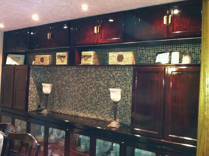 os espelhos da sala de jantar foram removidos o novo armrio de parede est pronto e, azulejo em cima tamb m