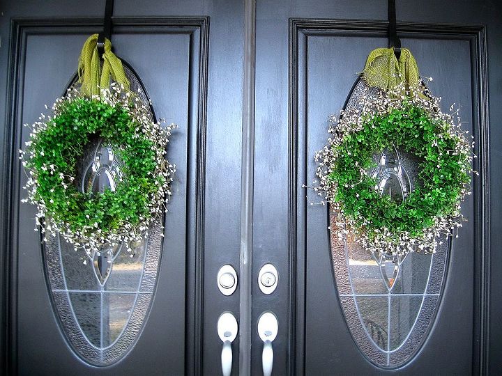 spring wreaths, crafts, seasonal holiday decor, I hung them with a simple burlap ribbon Now they really stand out against the black doors and can be seen really well from the street