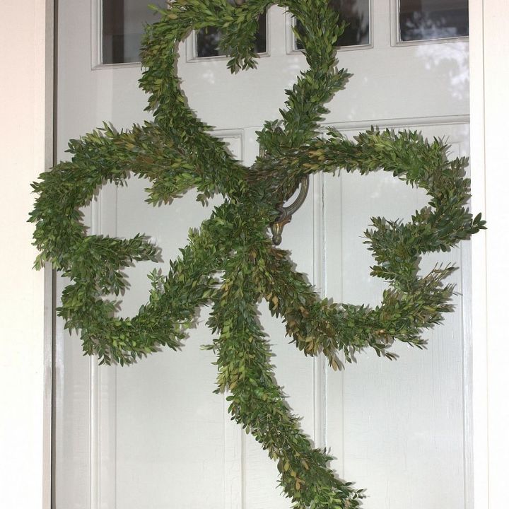 boxwood clover wreath for st patrick s day, crafts, seasonal holiday decor, wreaths, Boxwood Clover Wreath