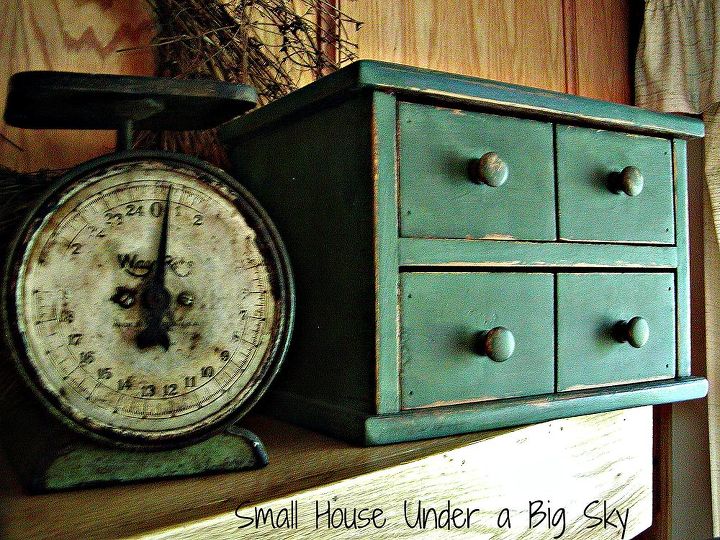 primitive fall mantle at the small house under a big sky, fireplaces mantels, home decor, Hand painted candle box painted in Michigan Pine chalk paint distressed and waxed Love