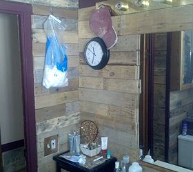 friend used pallets in her old mobile home, pallet, repurposing upcycling, wall decor