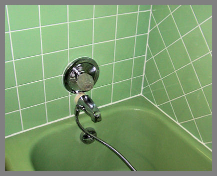 como deixar o rejunte de azulejo velho como novo, Banheiro ap s o selo de cor Grout Shield