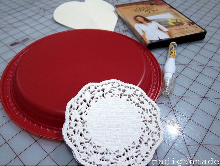 doily heart wreath, crafts, seasonal holiday decor, valentines day ideas, wreaths, This simple doily heart wreath was easy to make with doilies and a plastic plate