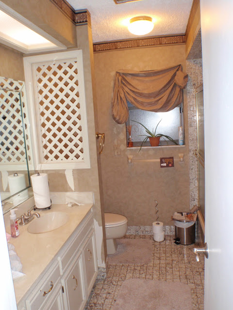 kicking the 80 s out of guest bath, bathroom ideas, home improvement, This was my embarrassing guest bath before the reno What is up with the 80 s lattice
