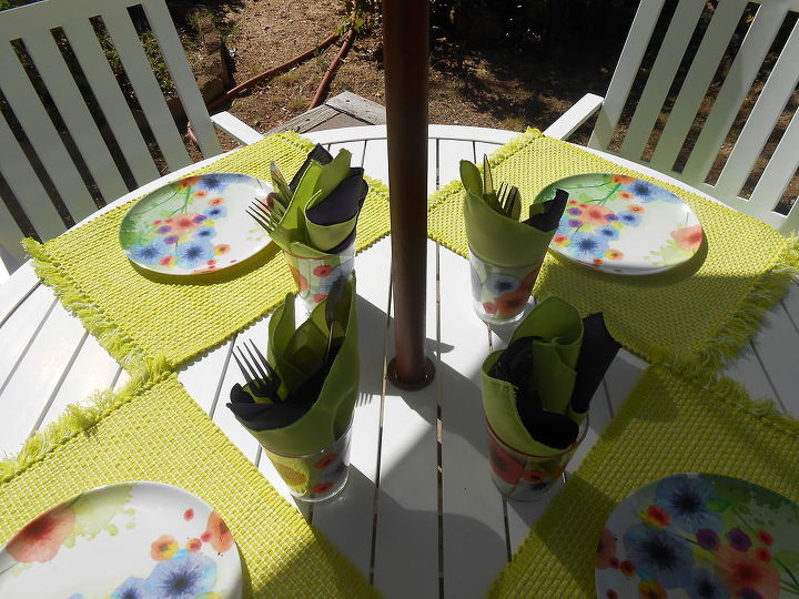 2014 1st tablesetting, outdoor living