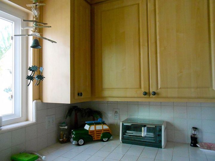 something they call a kitchen, home decor, kitchen design, Woody Cookie Jar and Palm trees