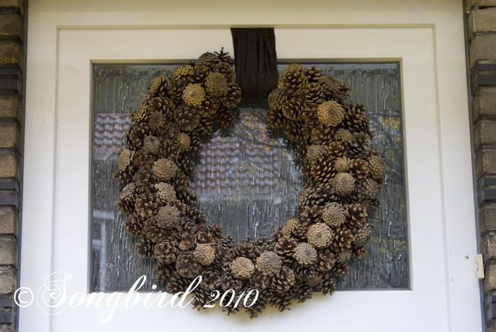 make a pine cone wreath for fall, crafts, wreaths, A big luscious pine cone wreath heralds in Fall