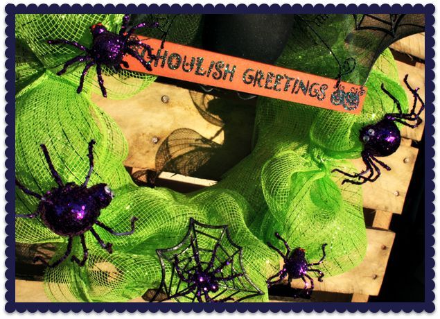 halloween wreath, crafts, halloween decorations, seasonal holiday decor, wreaths, Halloween Wreath Cupcakes and Crinoline